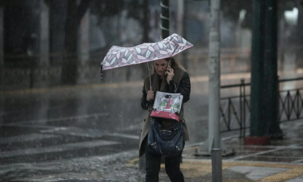 Ο καιρός… τρελάθηκε – Μετά τη ζέστη έρχονται… βροχές και καταιγίδες – Δείτε που και πότε